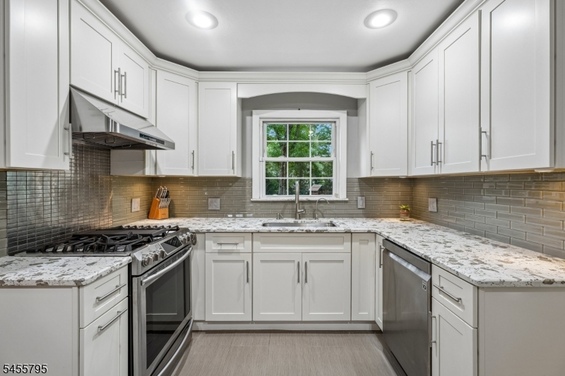 6 Gordon Pl