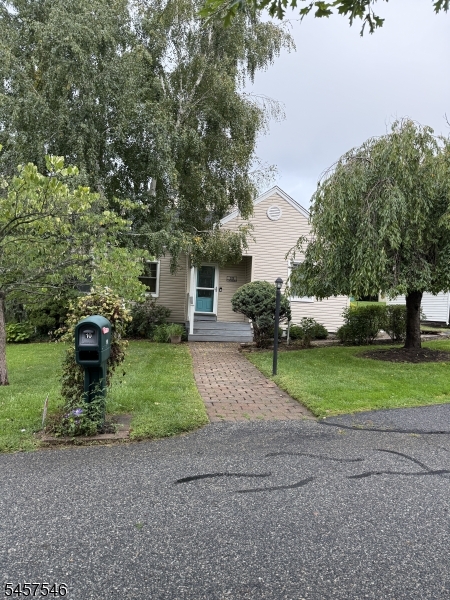 10 Arcata Ln
