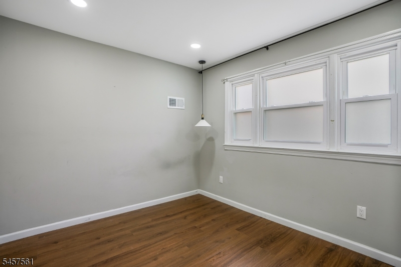 16 Pleasant Ave