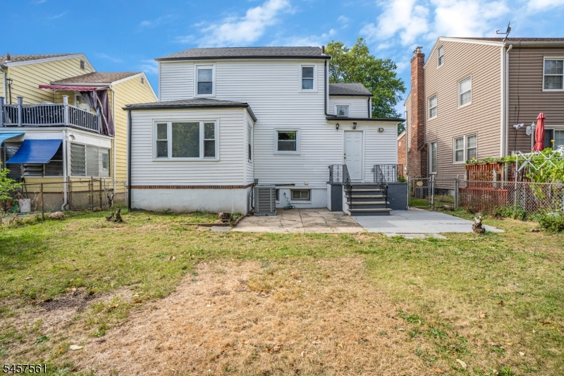 16 Pleasant Ave
