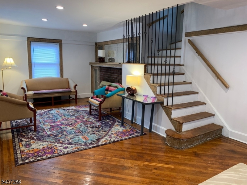 97 Elliot Pl