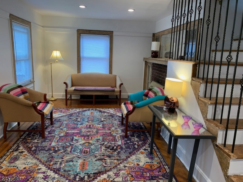 97 Elliot Pl