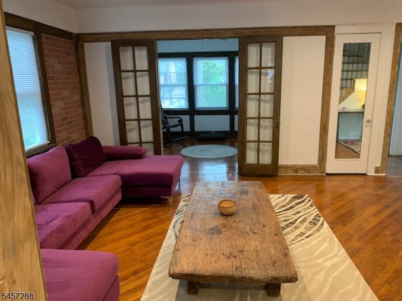 97 Elliot Pl