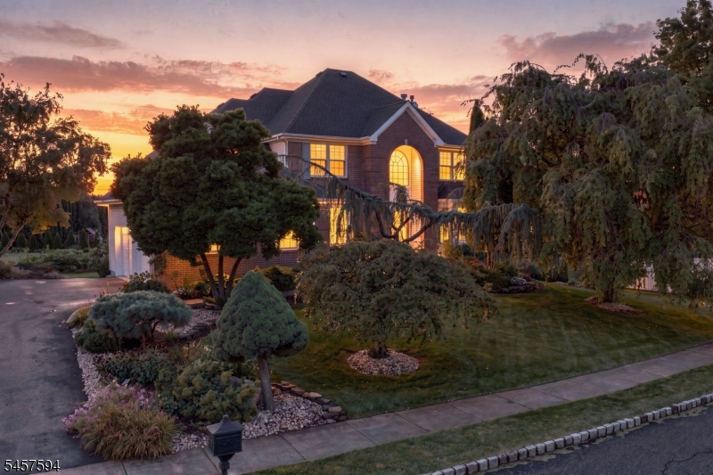 1002 Valerie Place