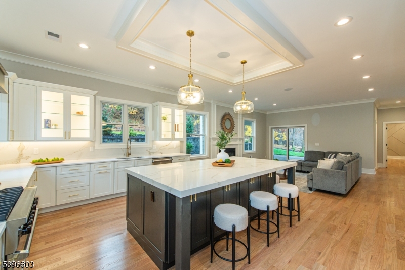 24 Cliffside Dr