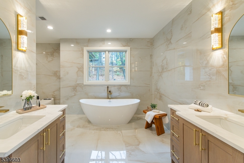24 Cliffside Dr