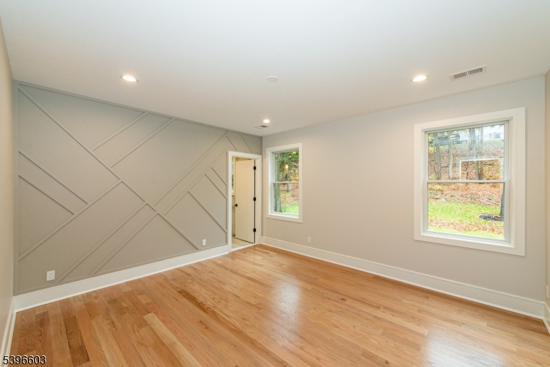 24 Cliffside Dr