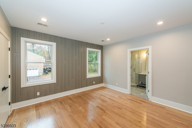 24 Cliffside Dr