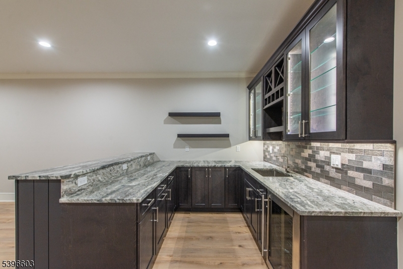 24 Cliffside Dr