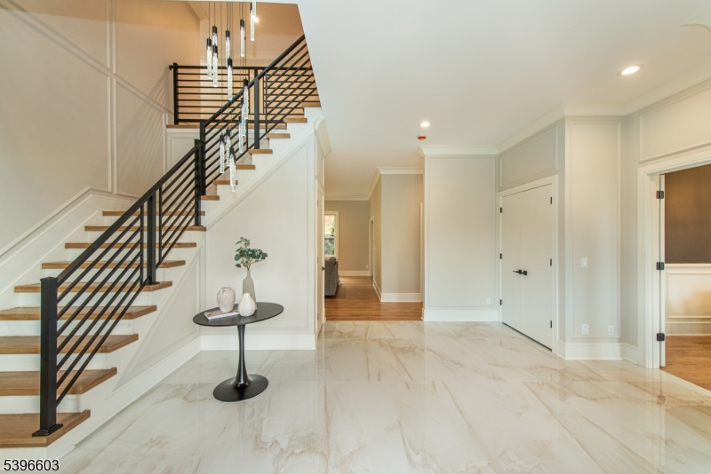 24 Cliffside Dr