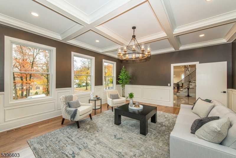 24 Cliffside Dr
