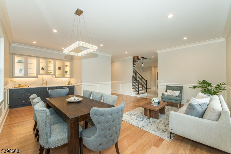 24 Cliffside Dr
