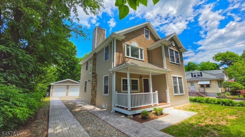 27 Forest Rd