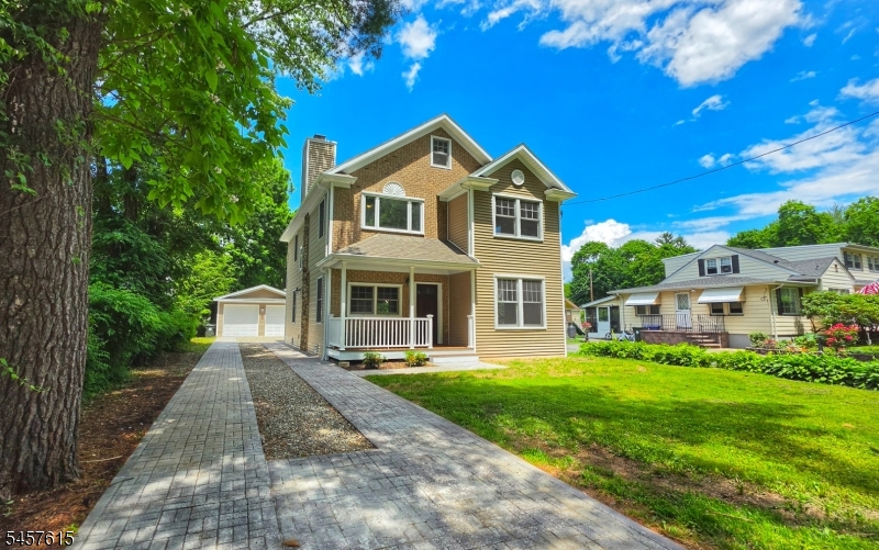 27 Forest Rd