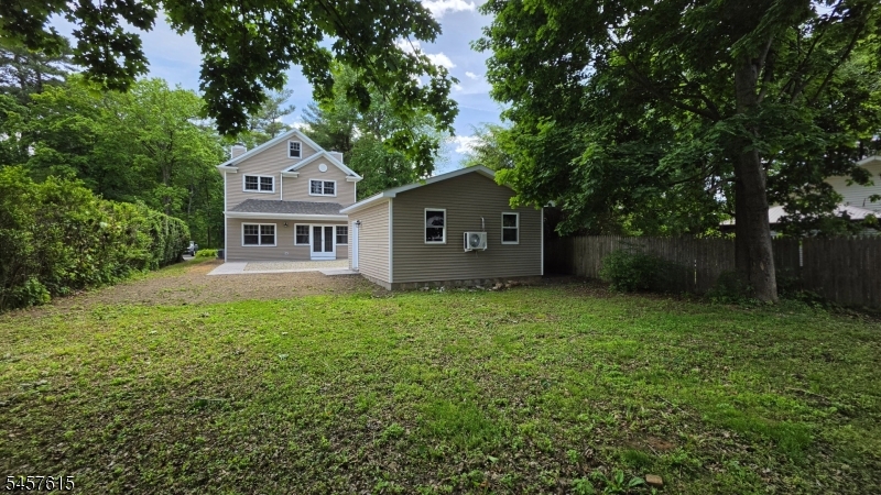 27 Forest Rd