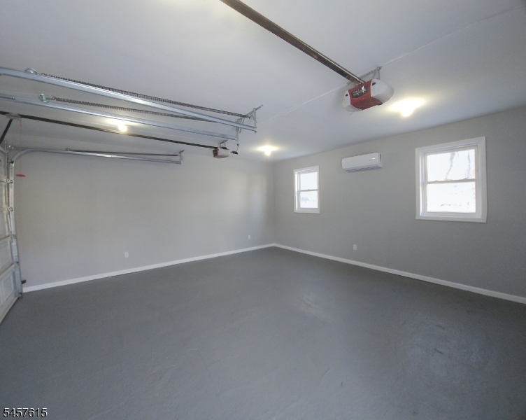 27 Forest Rd