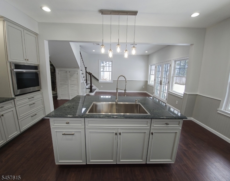 27 Forest Rd