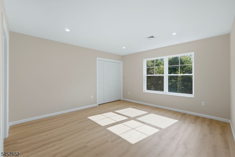 10 Delar Pkwy #A
