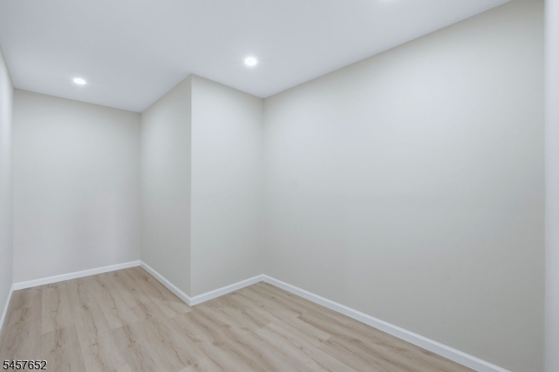 10 Delar Pkwy #A