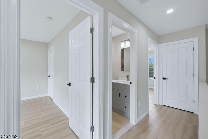 10 Delar Pkwy #A