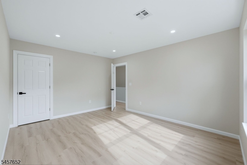 10 Delar Pkwy #A