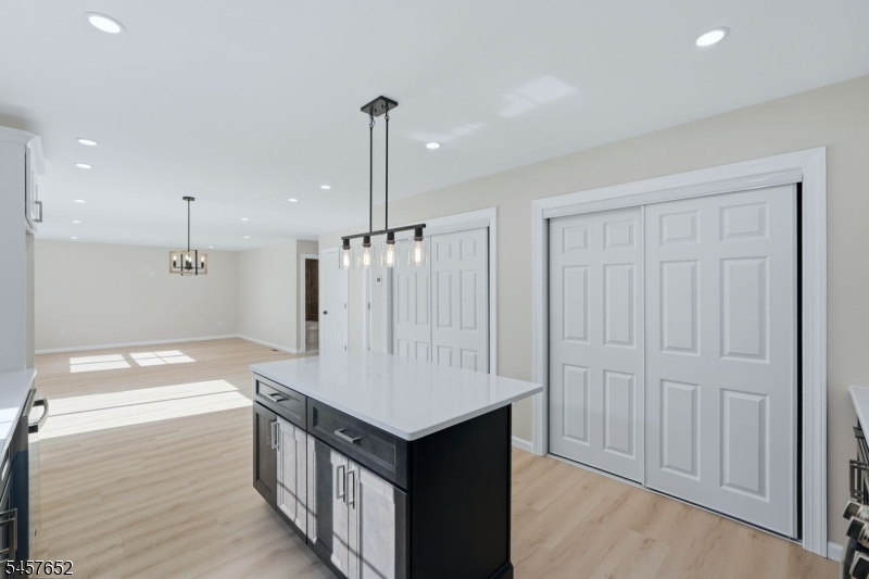 10 Delar Pkwy #A