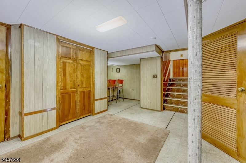 105 Arnot Pl
