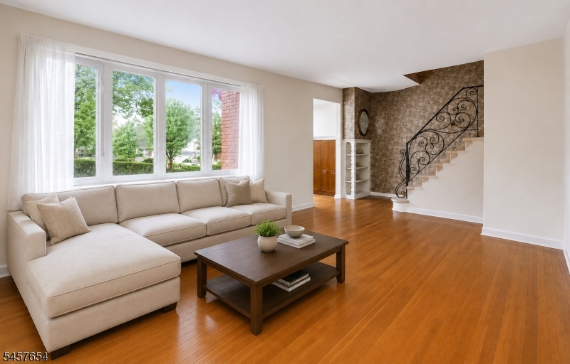 105 Arnot Pl
