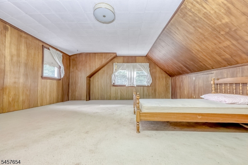 105 Arnot Pl