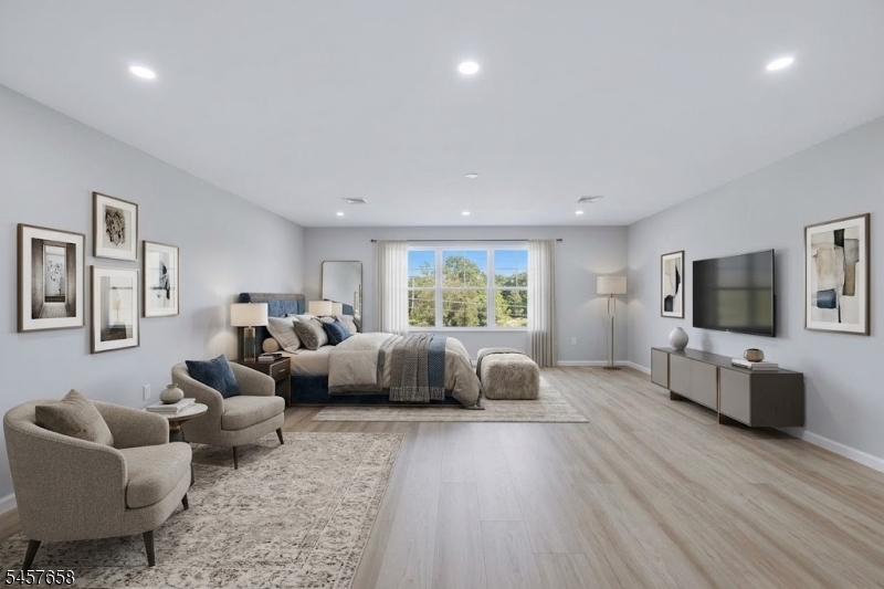 10 Delar Pkwy #B