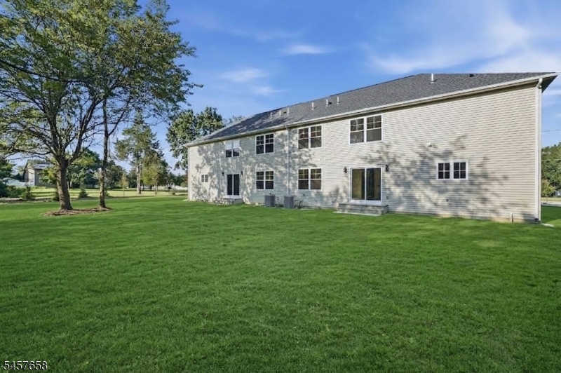 10 Delar Pkwy #B
