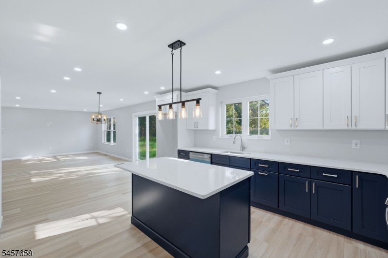 10 Delar Pkwy #B