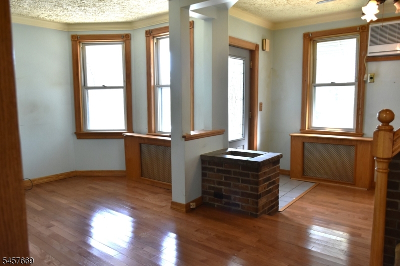 3 Linden Ave