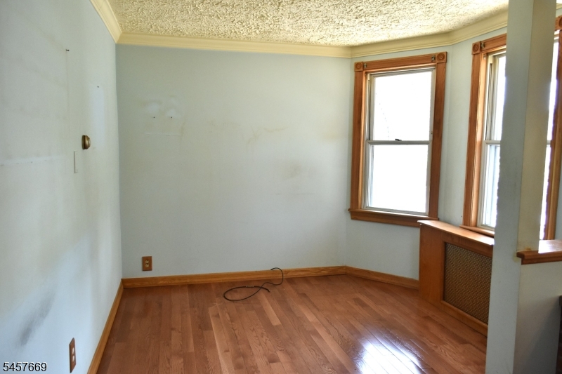 3 Linden Ave