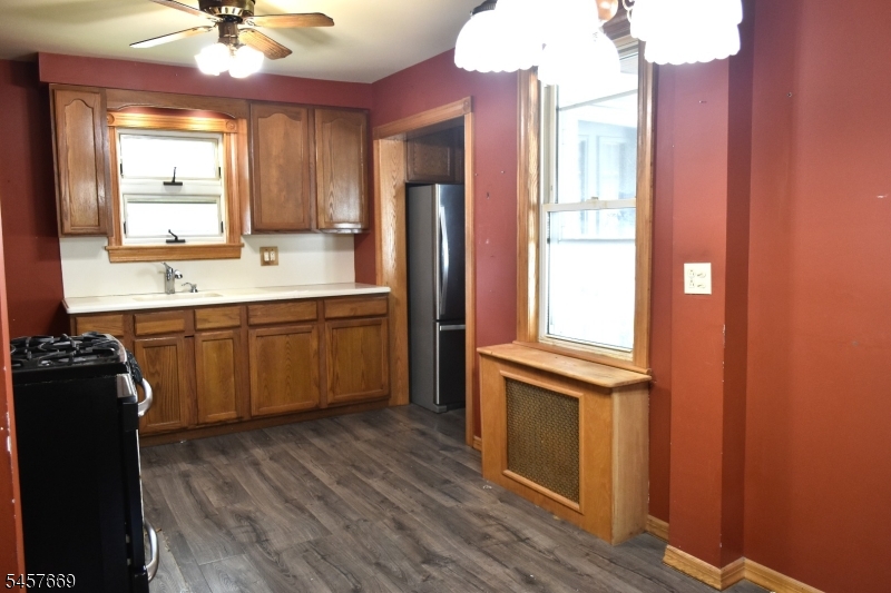 3 Linden Ave