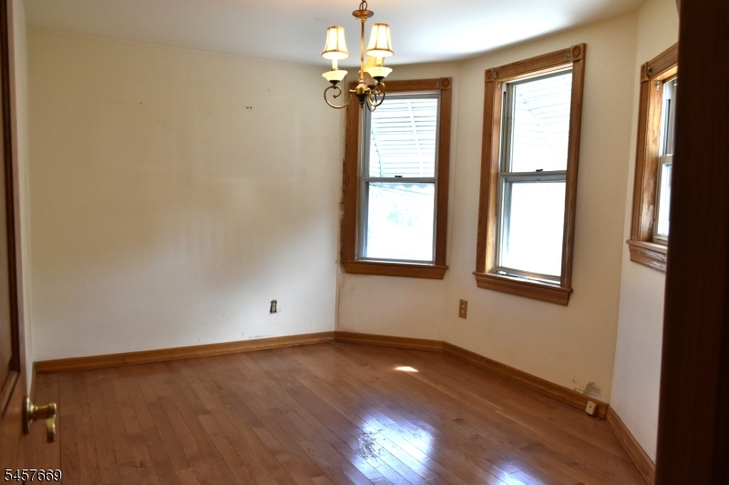 3 Linden Ave
