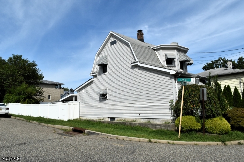 3 Linden Ave