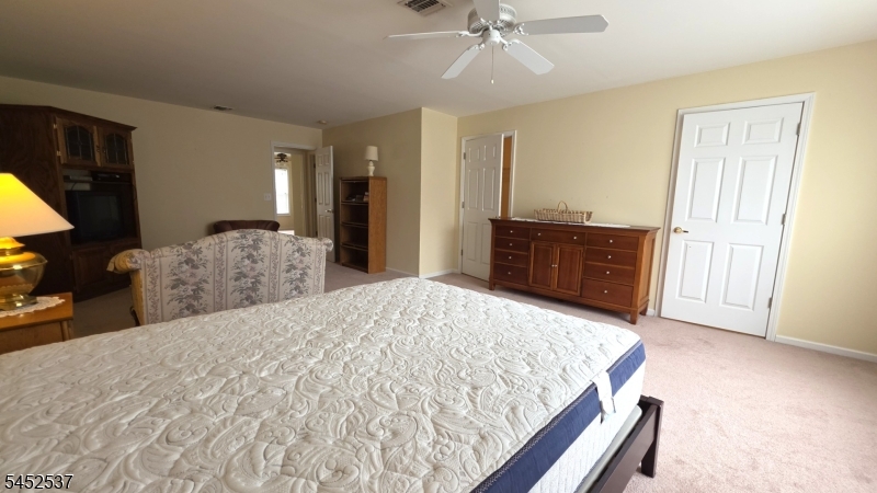 3 Druid Ln