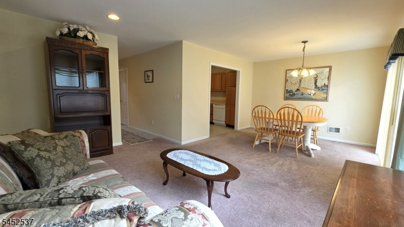 3 Druid Ln