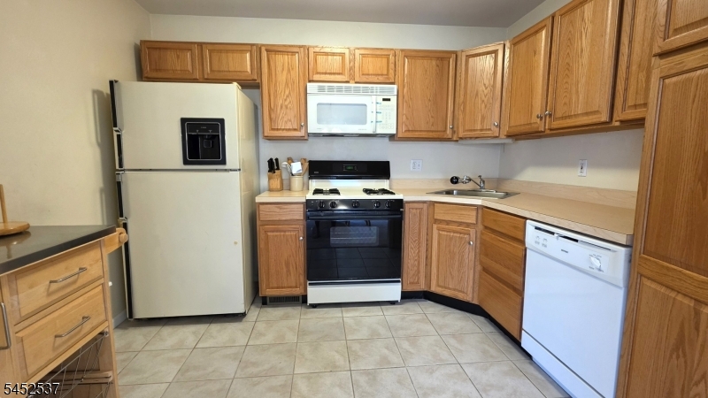 3 Druid Ln