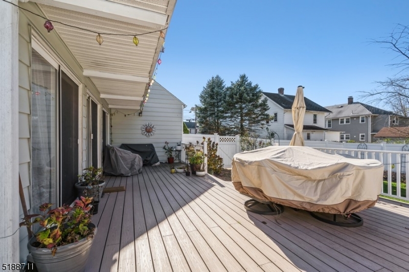 69 Vanderveer Ave