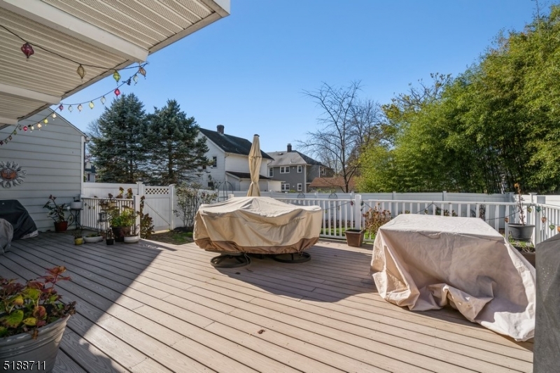 69 Vanderveer Ave