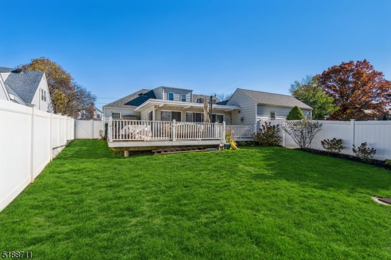 69 Vanderveer Ave