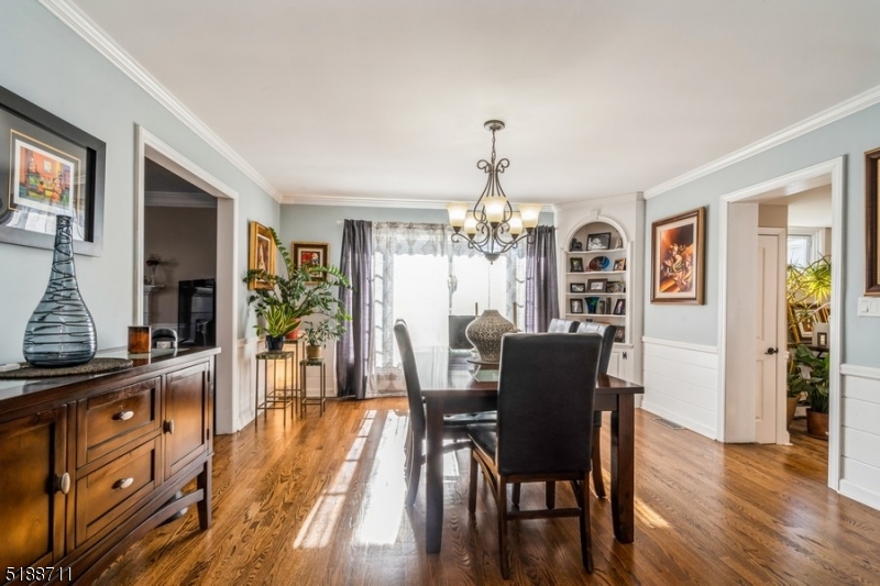 69 Vanderveer Ave