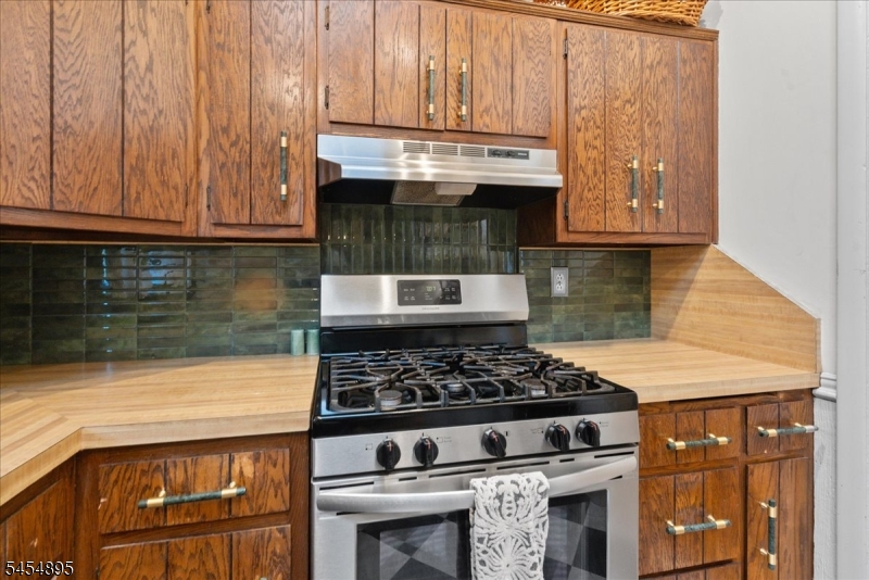 1 Eisenhower Dr