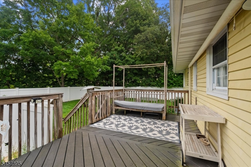 1 Eisenhower Dr
