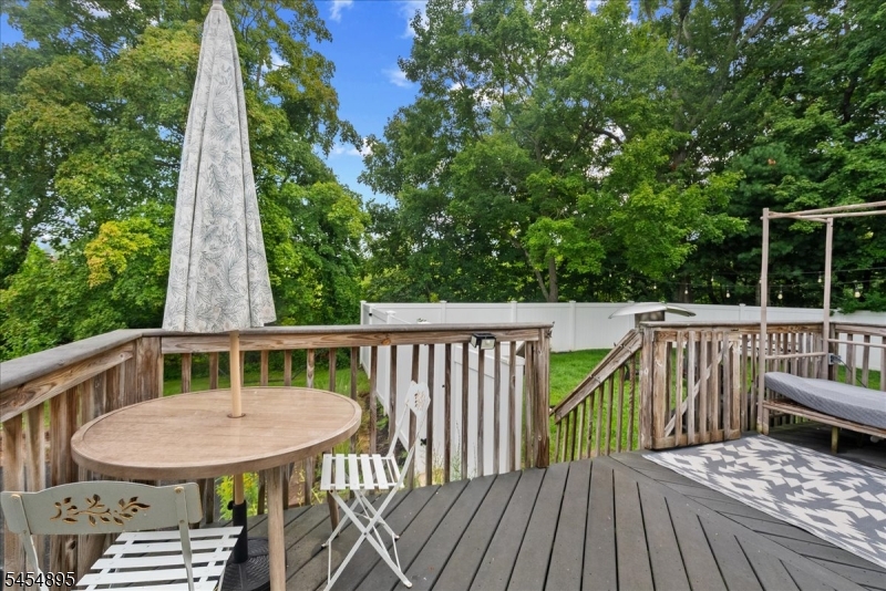 1 Eisenhower Dr