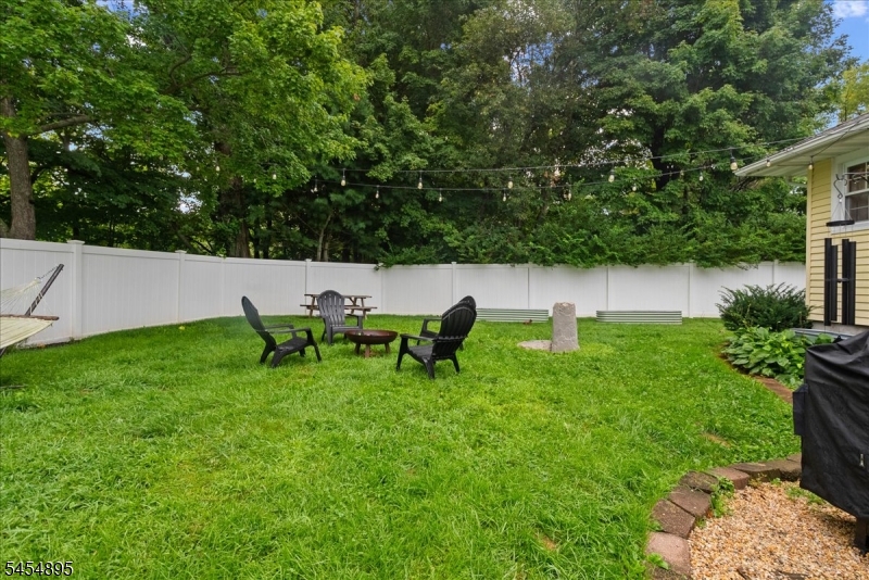 1 Eisenhower Dr