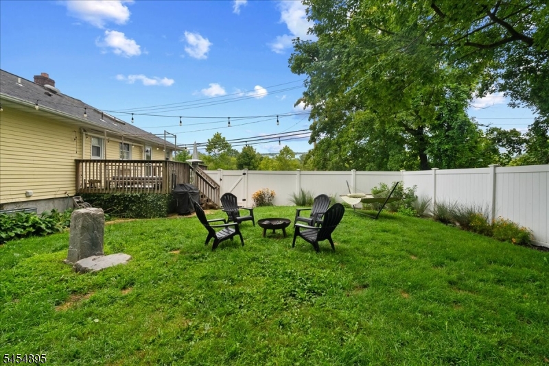 1 Eisenhower Dr