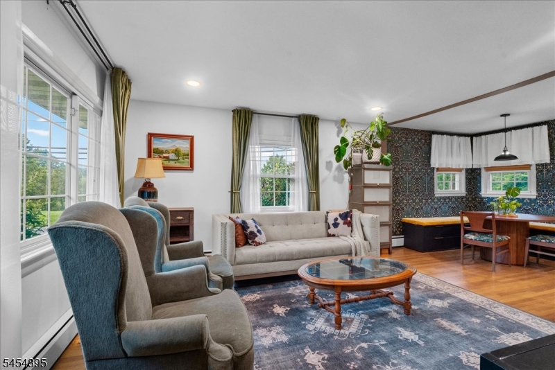1 Eisenhower Dr